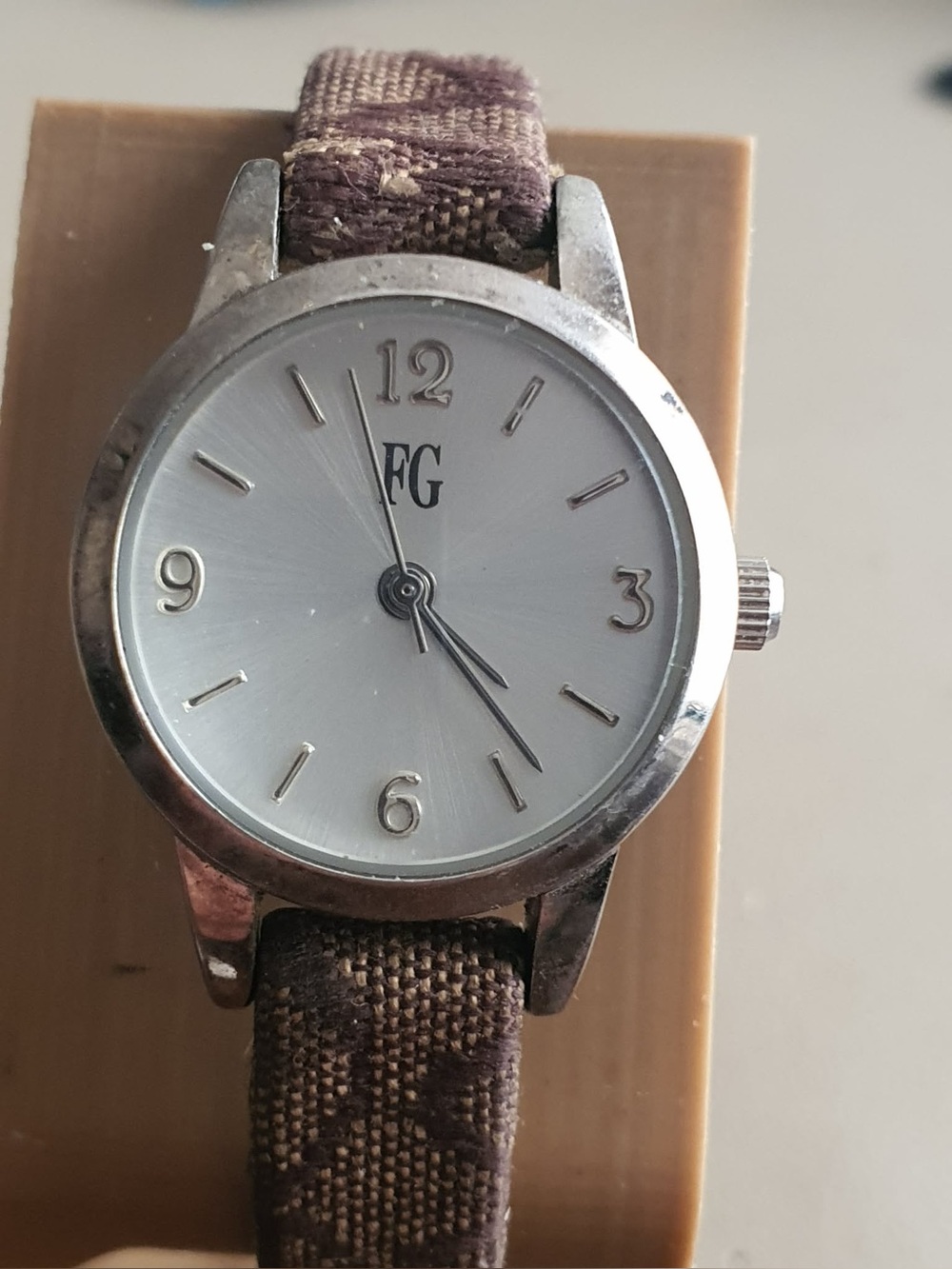 🦋10/$20🦋 Faded Glory Silver Nylon Leather Women's Watch